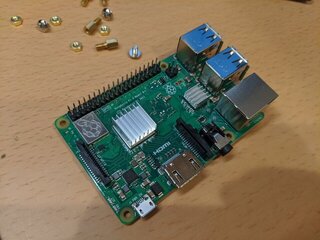 Raspberry Pi 3 Model B+をセットアップ