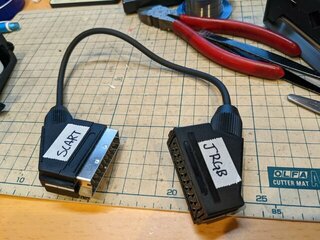 21ピンRGB - SCART 変換ケーブルを作成