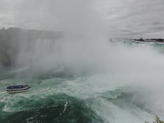 カナダ滝と霧の乙女号